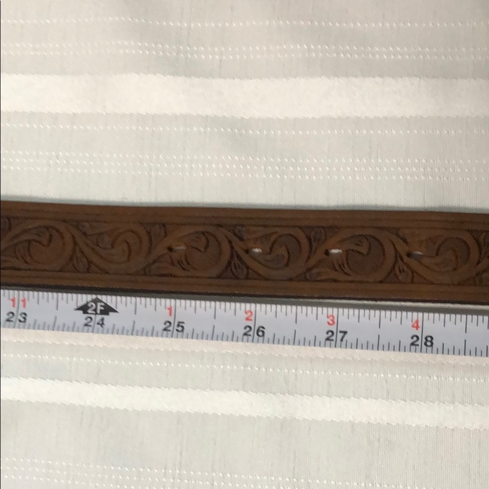Women’s Justin Leather western style belt Sz 28 Brown Leather with heart buckle - Picture 7 of 16